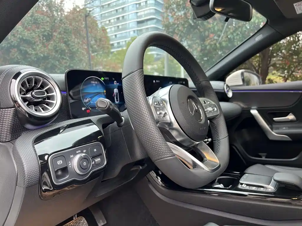 Mercedes-Benz A-Class 2022 — фото 11