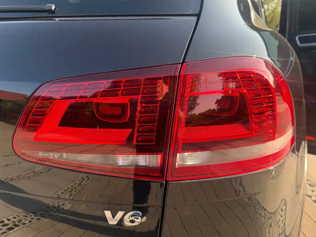 Volkswagen Touareg 2018 — фото 19