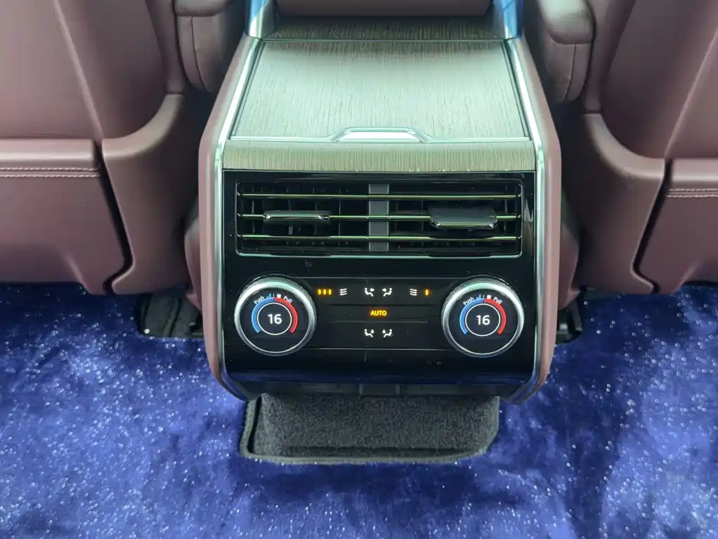 Land Rover Range Rover 2025 — фото 14