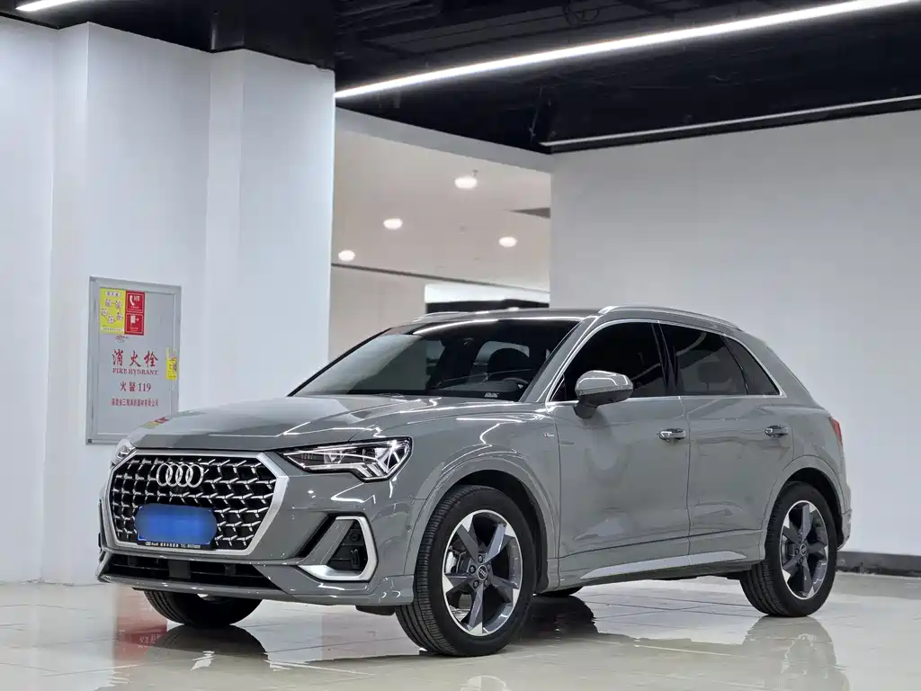Audi Q3 2023 — фото 1