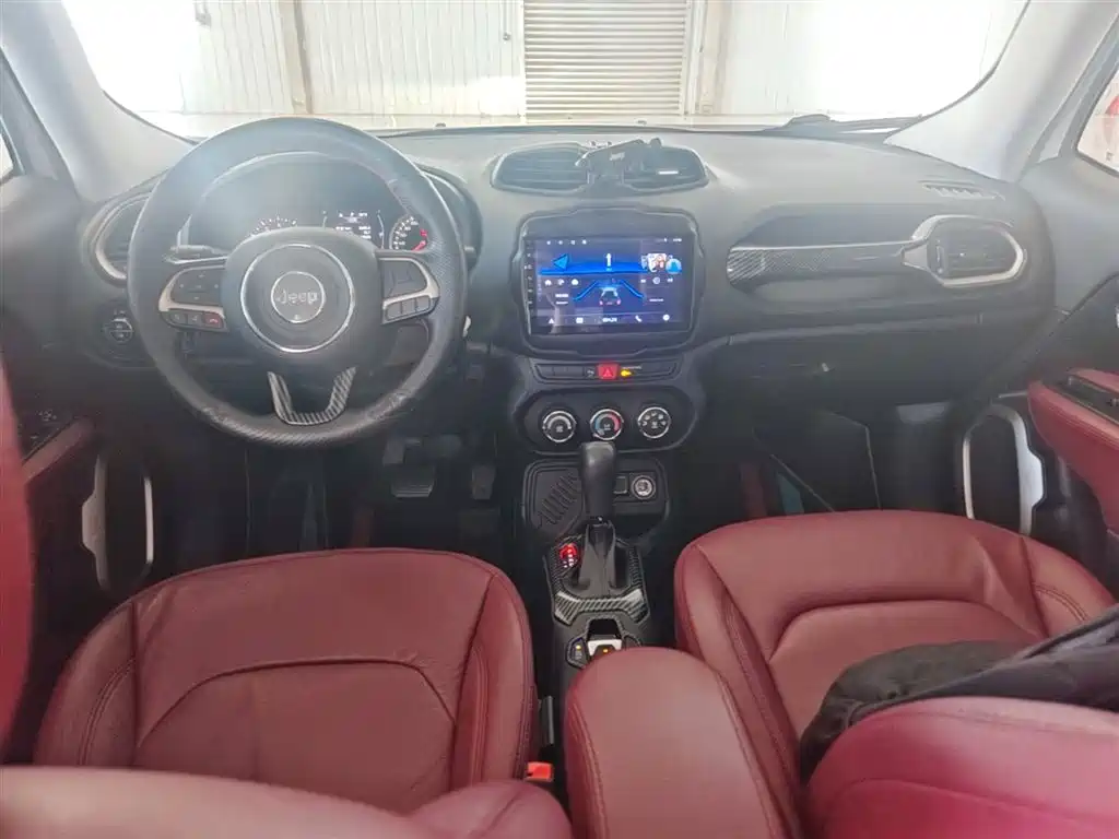 Jeep Renegade 2019 — фото 10
