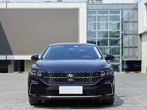 Volkswagen Passat 2024
