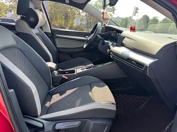 Volkswagen Golf 2021