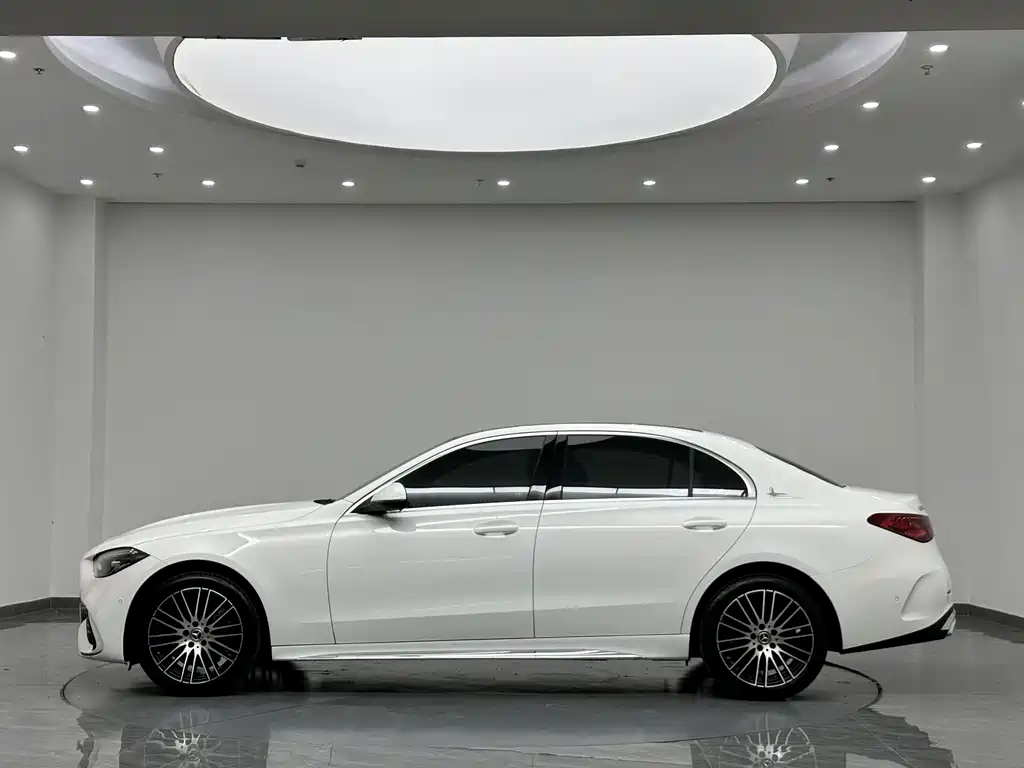 Mercedes-Benz C-Class 2024