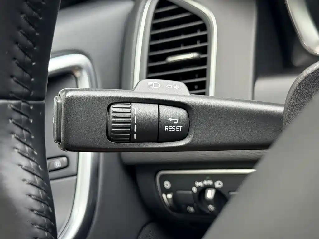 Volvo XC60 2013 — фото 17
