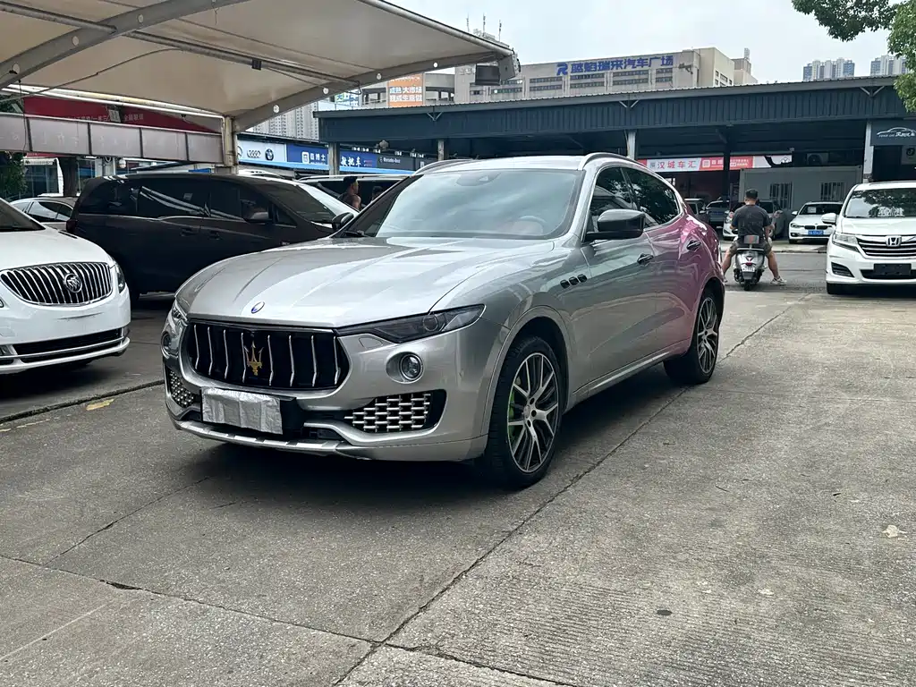 Maserati Levante 2017 — фото 1