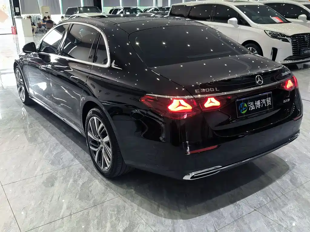 Mercedes-Benz E-Class 2025 — фото 15