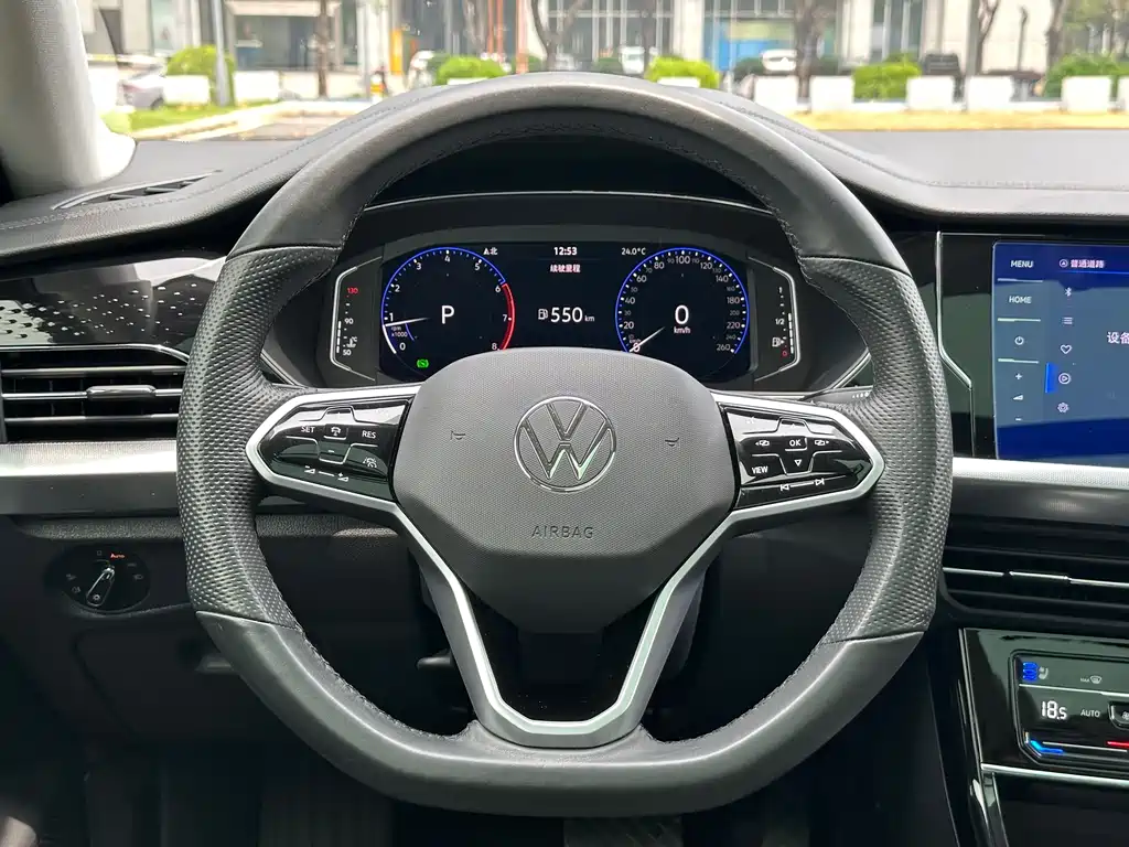 Volkswagen Passat 2023 — фото 10