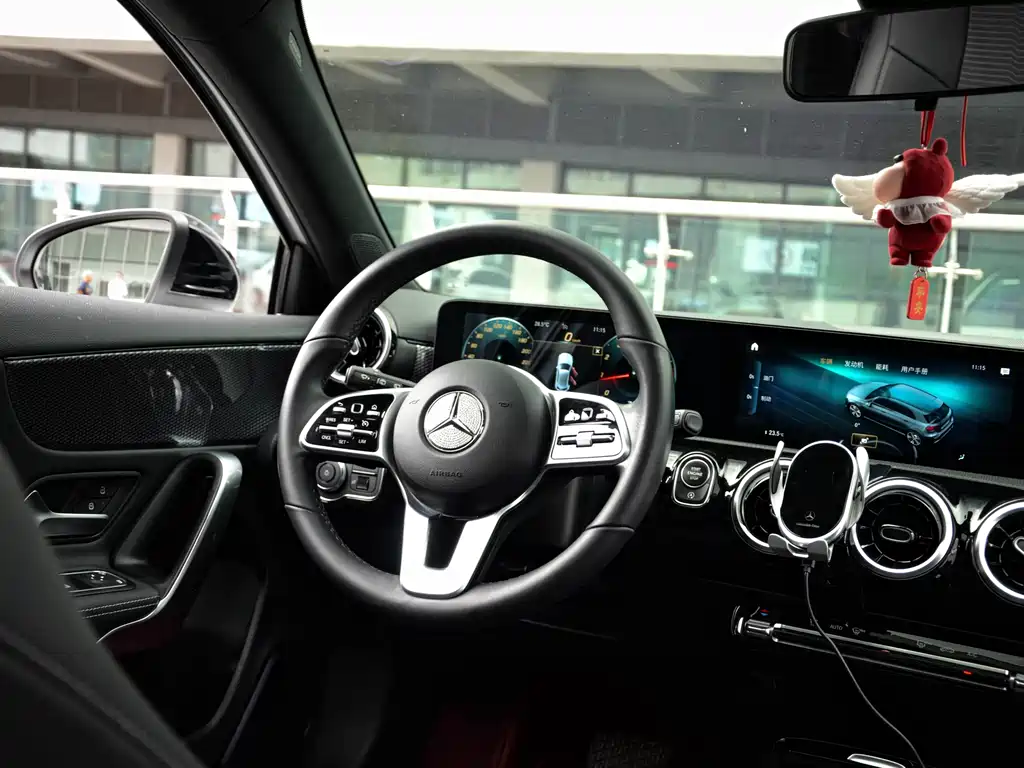Mercedes-Benz A-Class 2021 — фото 10