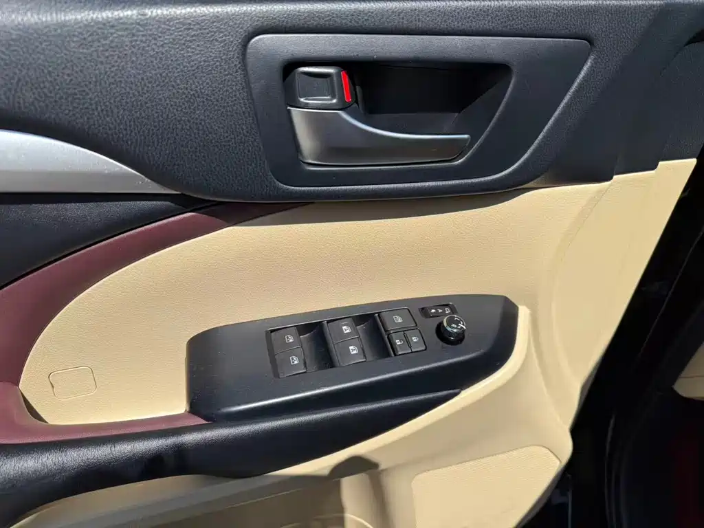 Toyota Highlander 2017 — фото 15