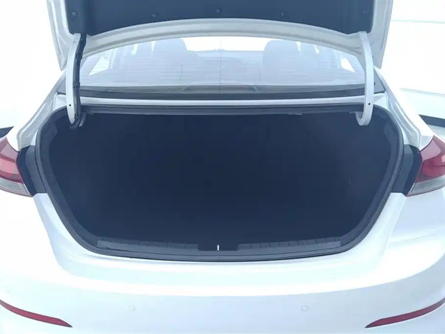 Hyundai Elantra 2018