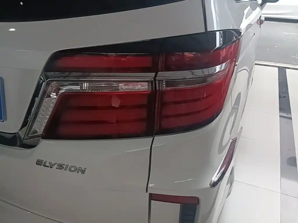 Honda Elysion 2017 — фото 24