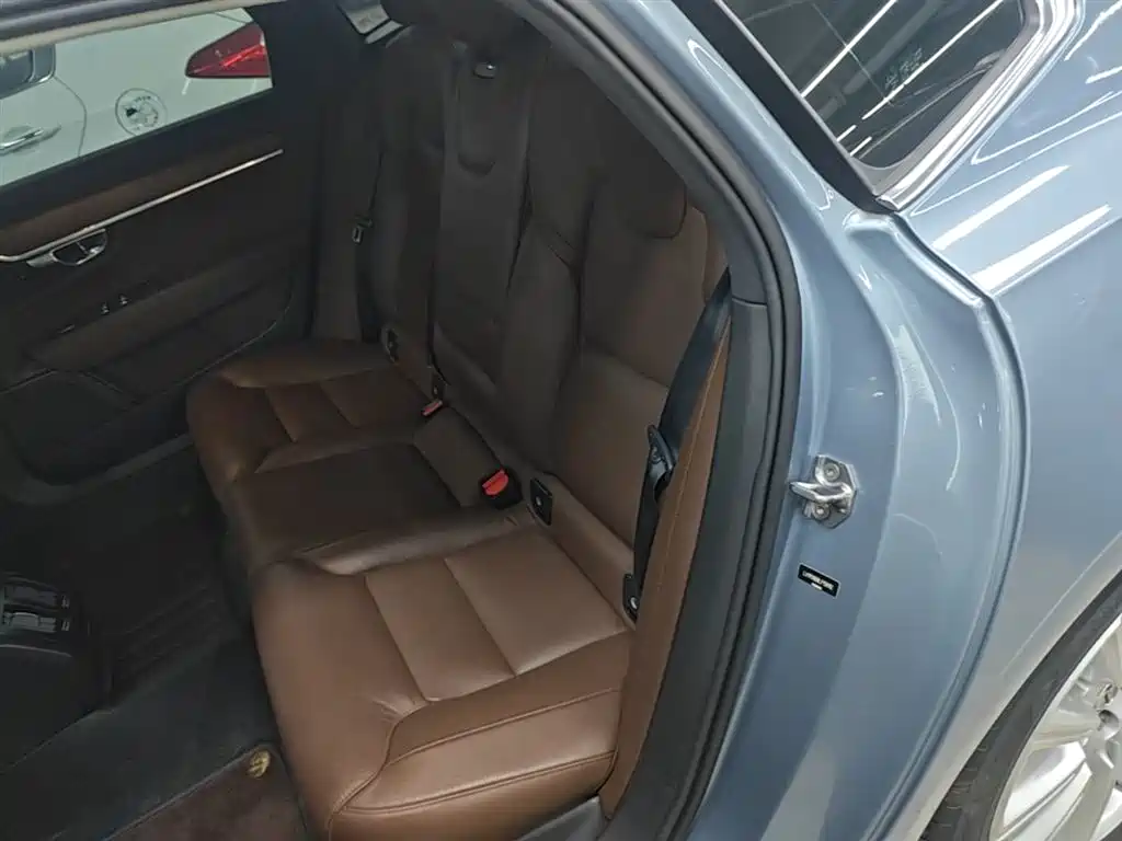 Volvo S90 2019 — фото 17