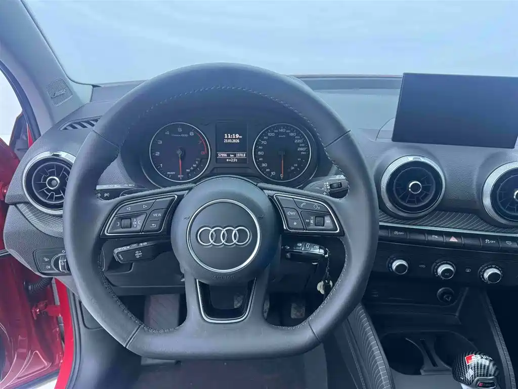 Audi Q2L 2022 — фото 14