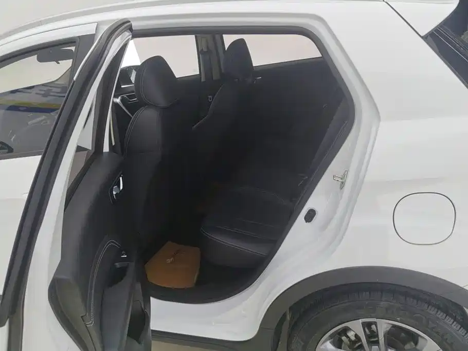 Geely Vision X3 2020 — фото 11
