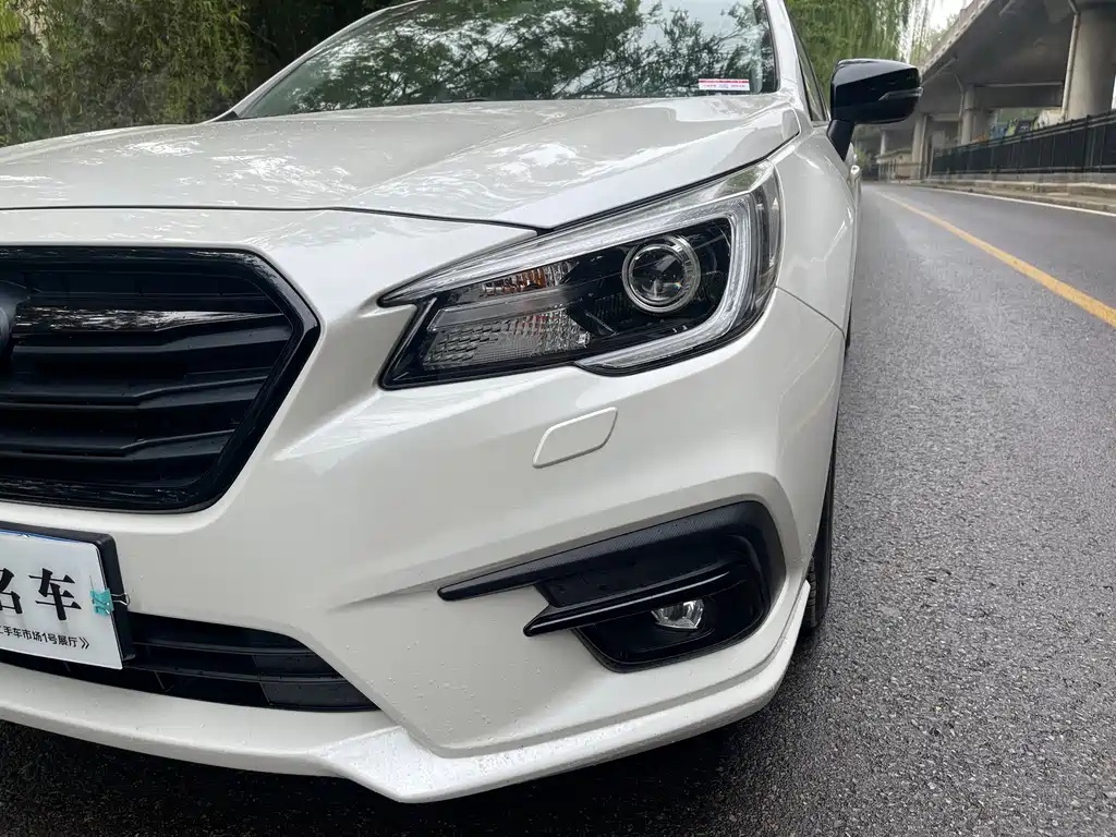 Subaru Legacy 2020 — фото 11