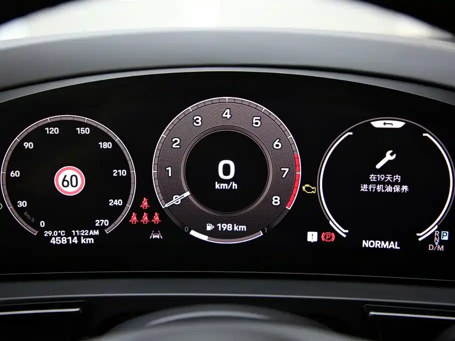Porsche Cayenne 2023 — фото 16