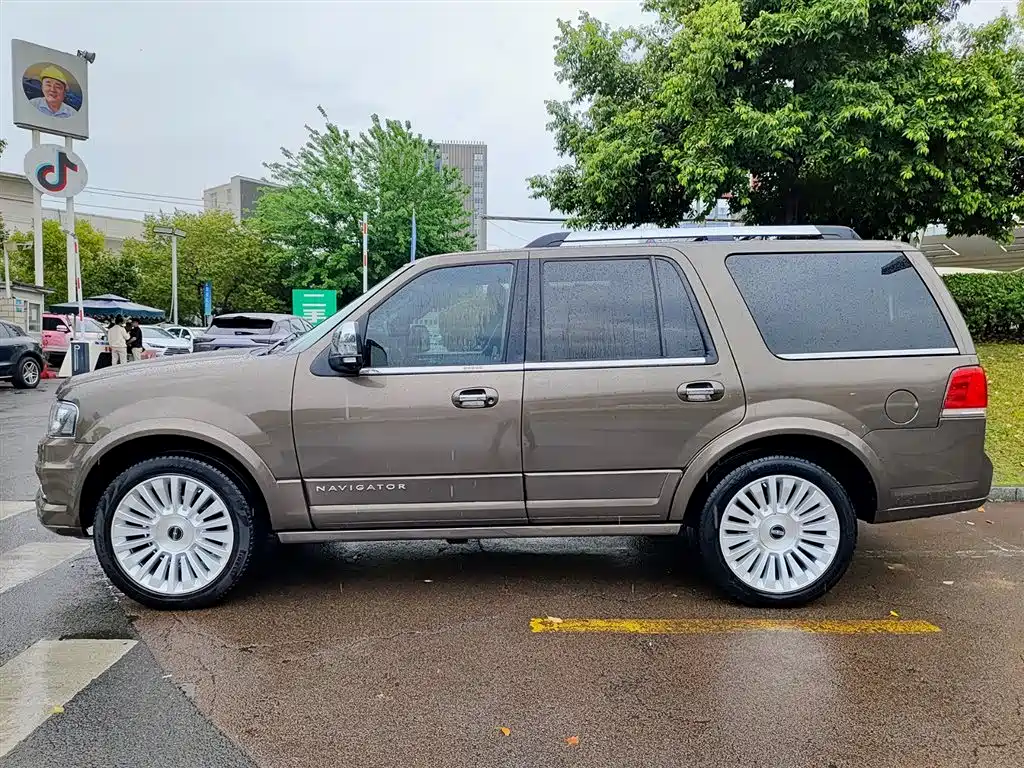 Lincoln Navigator 2016 — фото 3