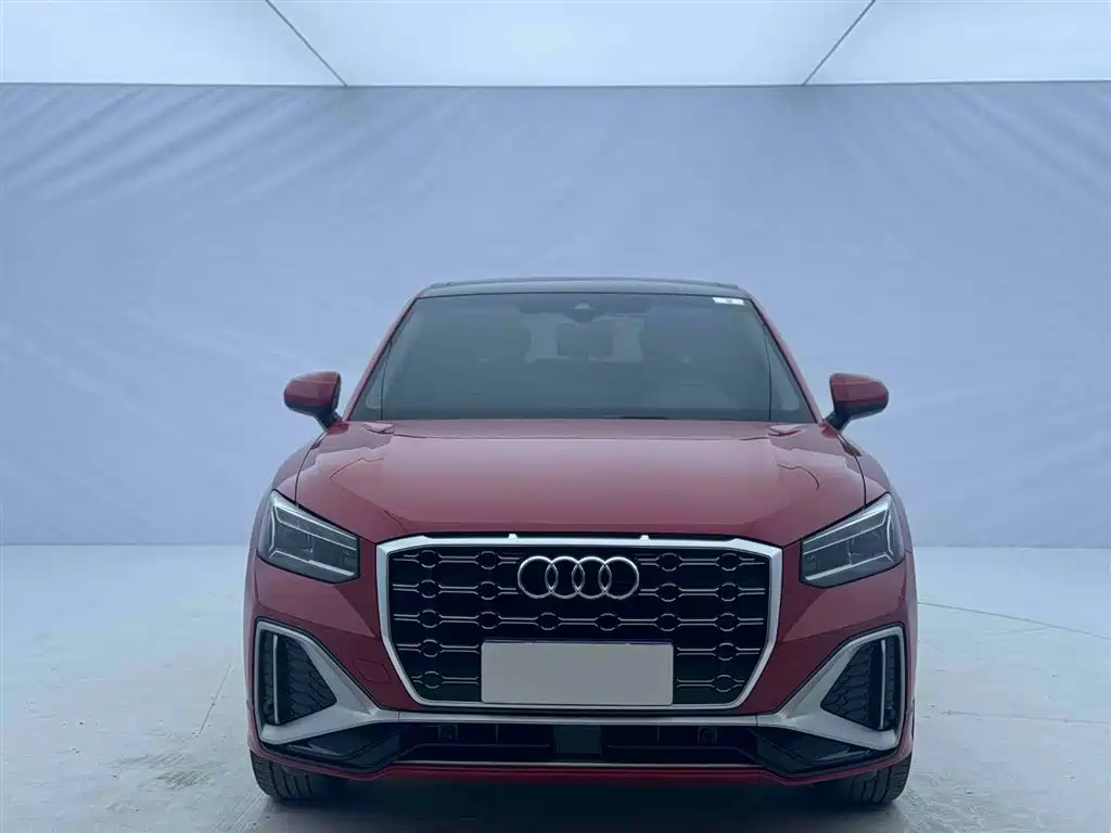 Audi Q2L 2022 — фото 2