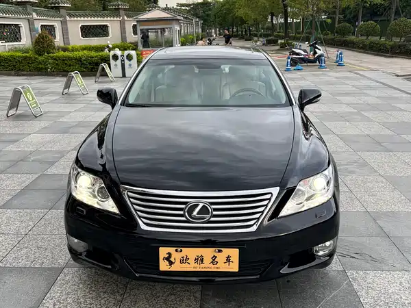Lexus LS 2010