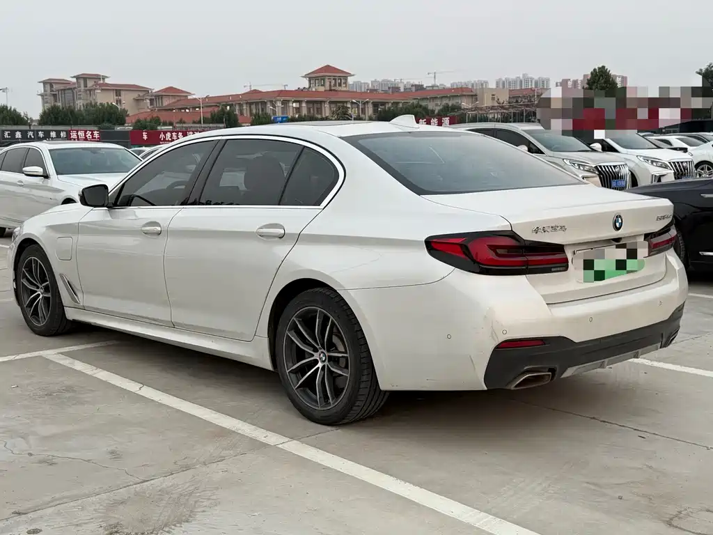 BMW 5 Series New Energy 2021 — фото 9