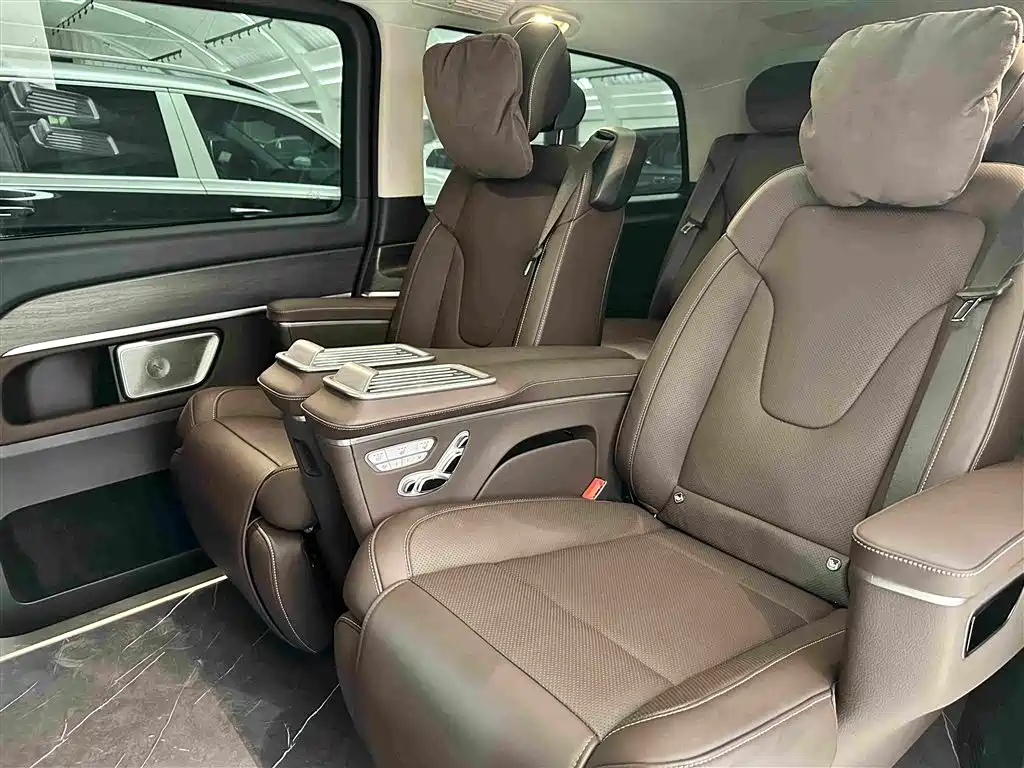 Mercedes-Benz V-Class 2025 — фото 24