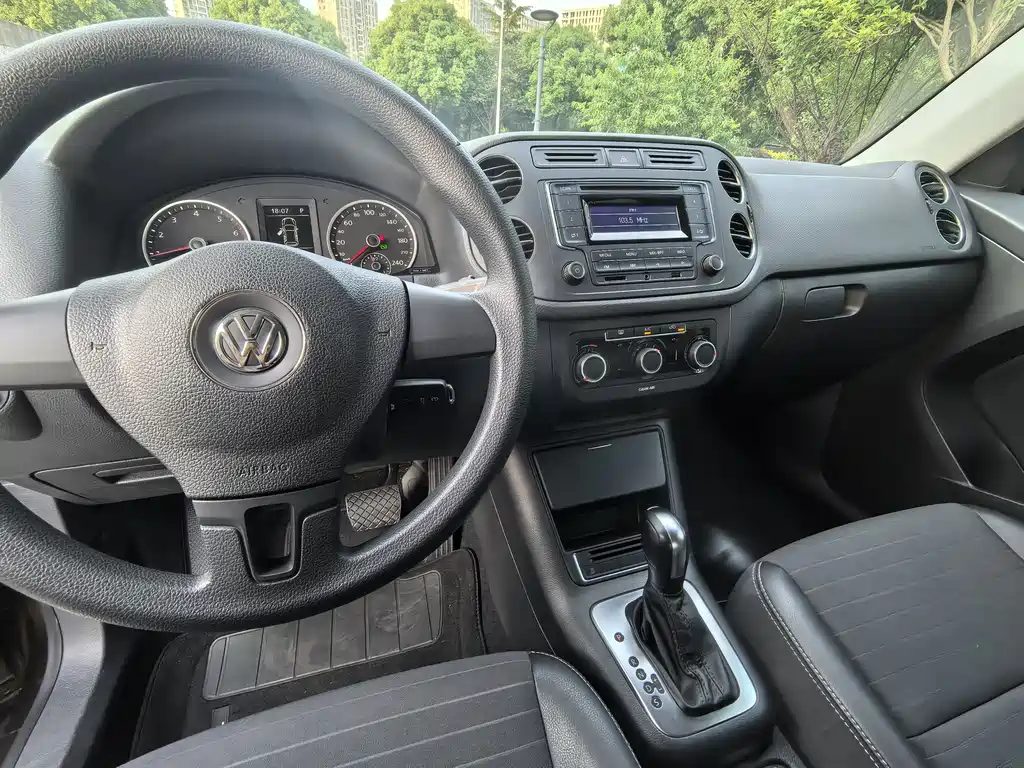 Volkswagen Tiguan 2018 — фото 12