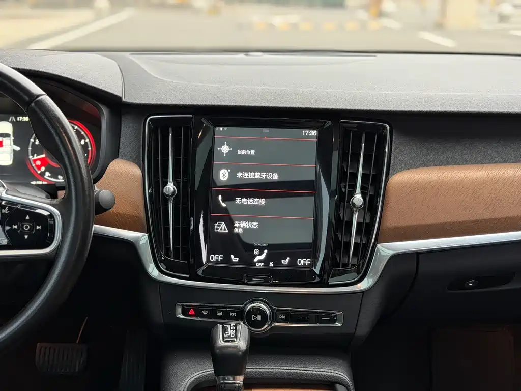 Volvo S90 2017 — фото 21