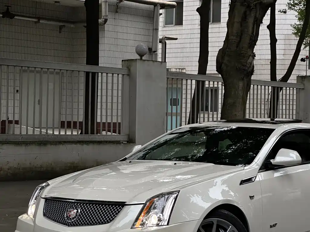 Cadillac CTS 2013 — фото 16