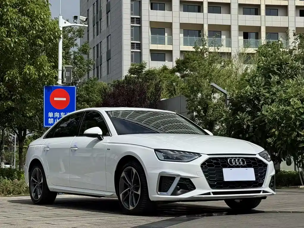 Audi A4L 2022 — фото 3