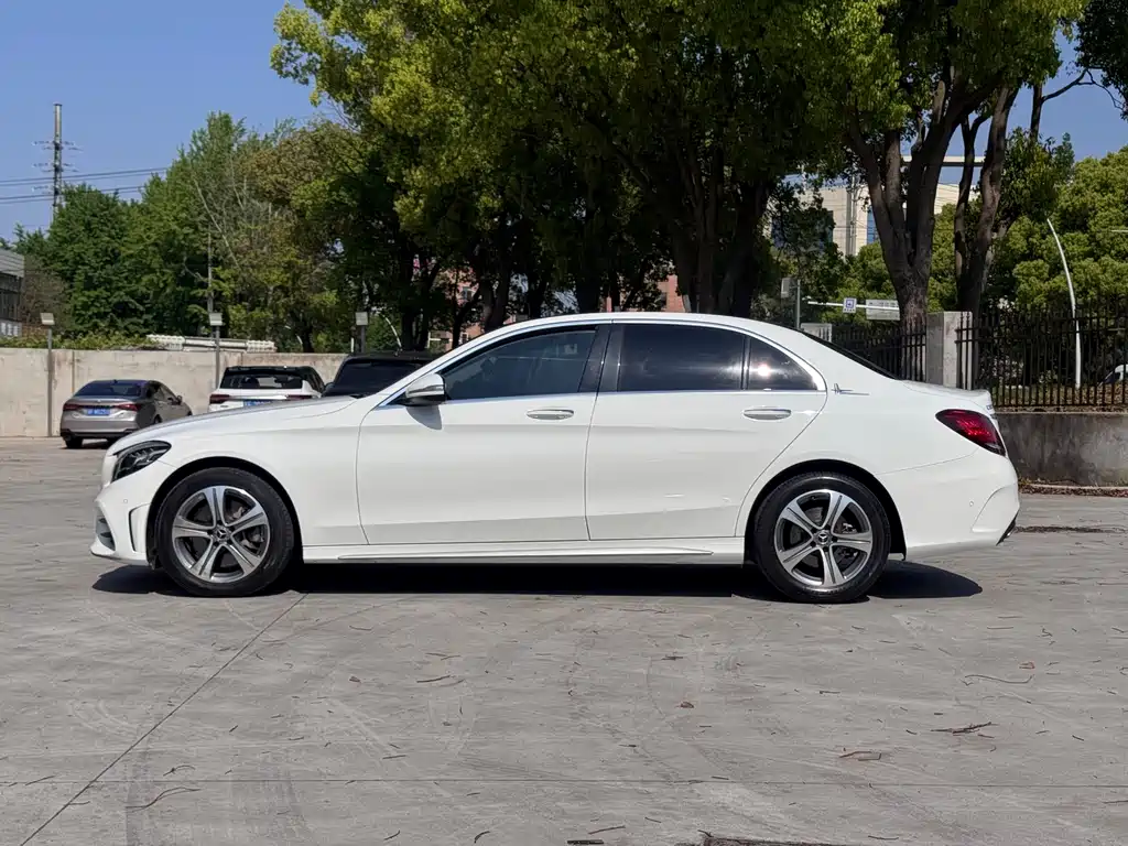 Mercedes-Benz C-Class 2020 — фото 10