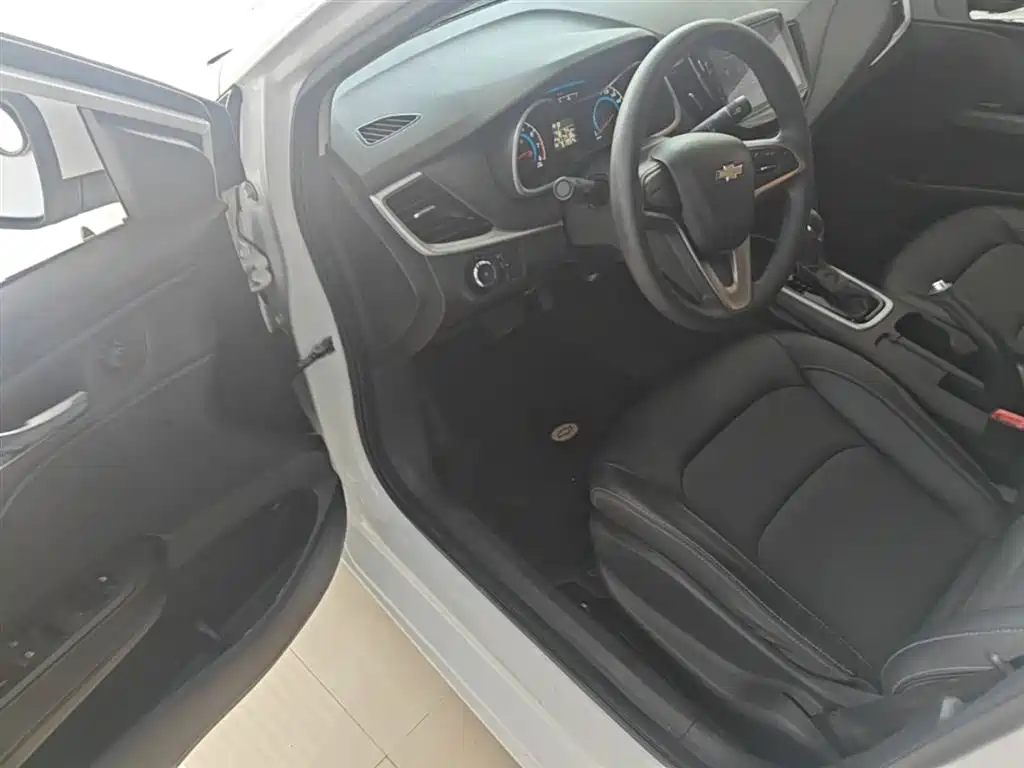 Chevrolet Cavalier 2018 — фото 16