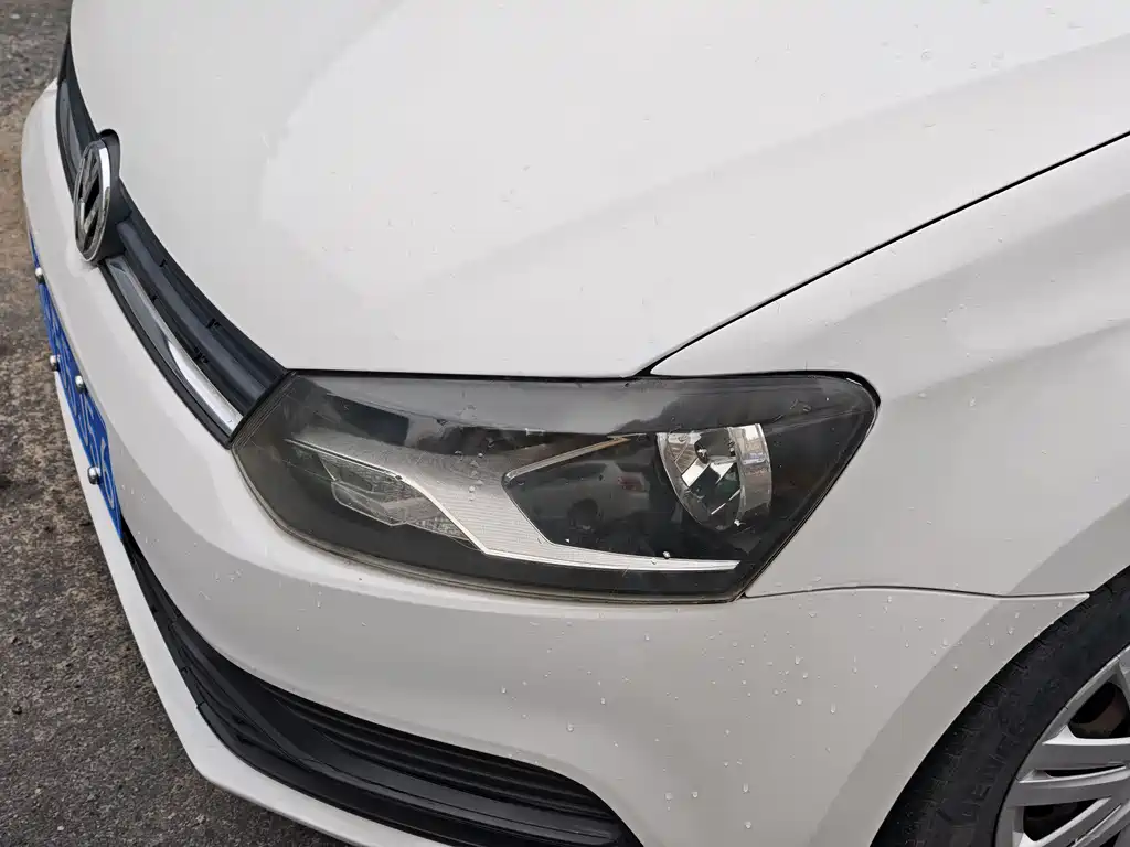 Volkswagen Polo 2016 — фото 15