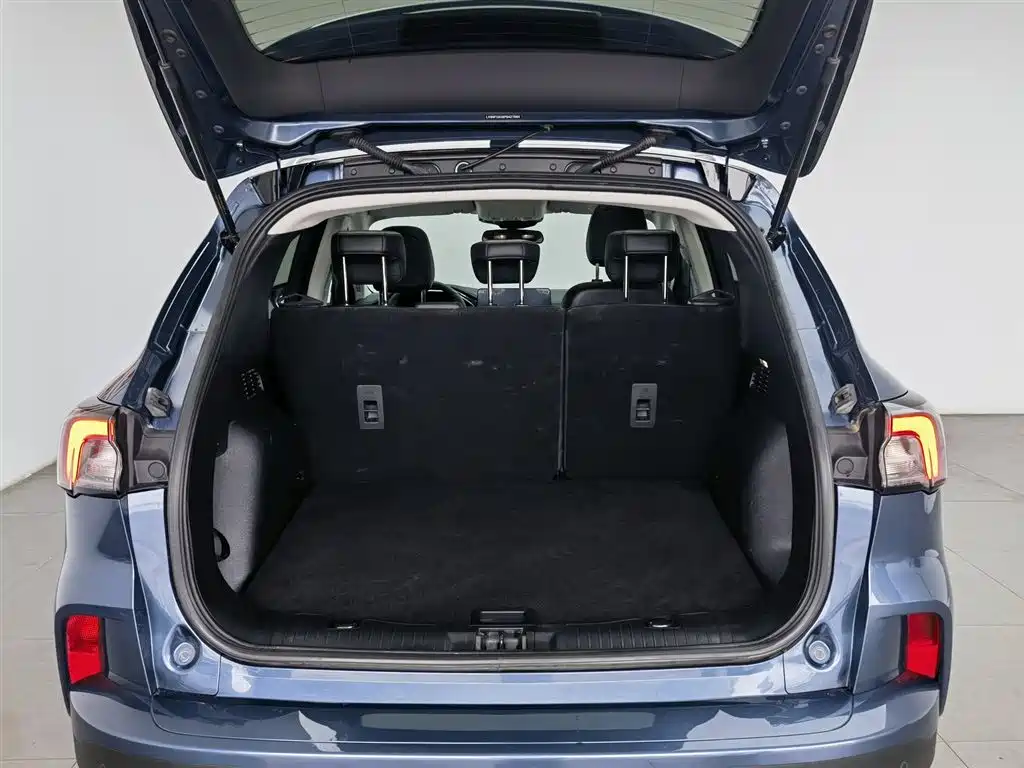 Ford Escape 2023 — фото 16