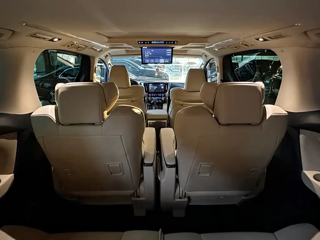Toyota Alphard 2021 — фото 20