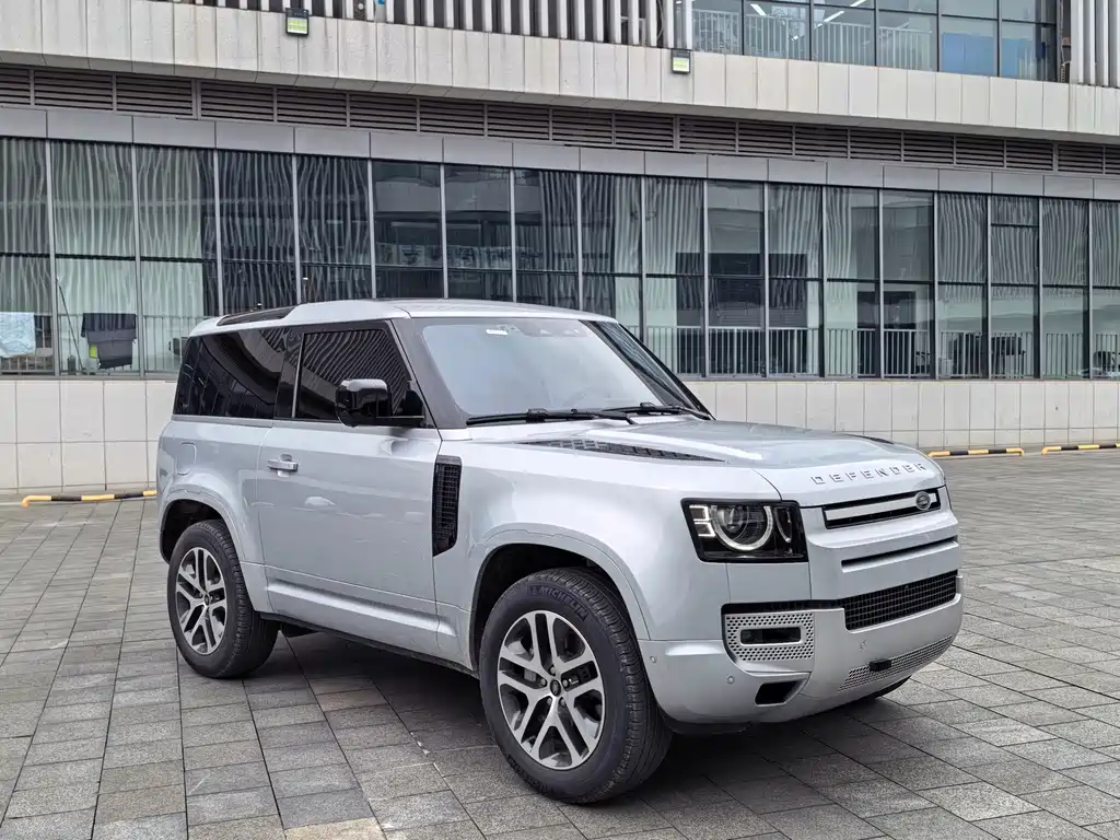 Land Rover Defender 2022