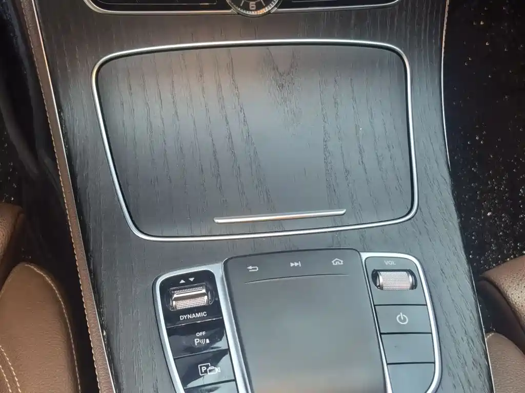 Mercedes-Benz E-Class 2020 — фото 18
