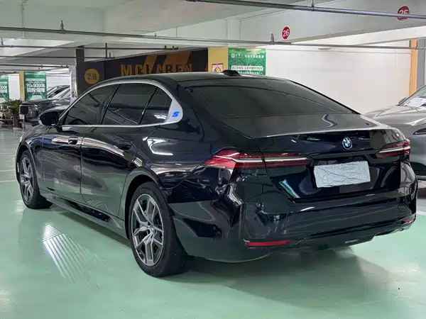BMW i5 2024