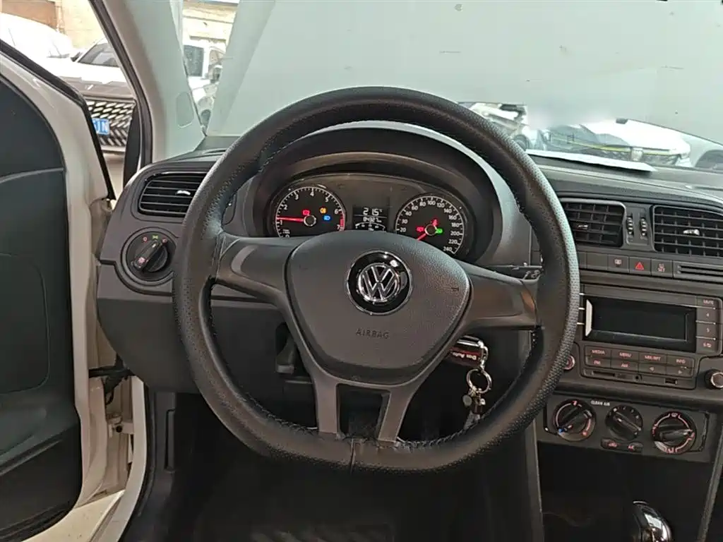 Volkswagen Polo 2019 — фото 11