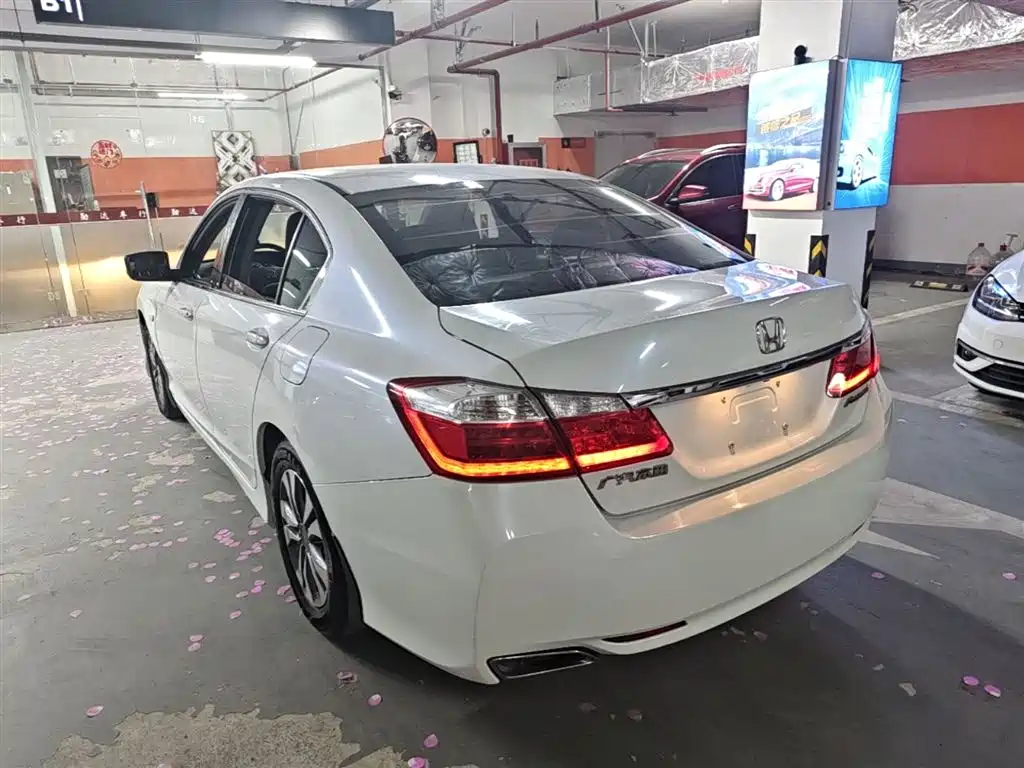 Honda Accord 2015 — фото 5