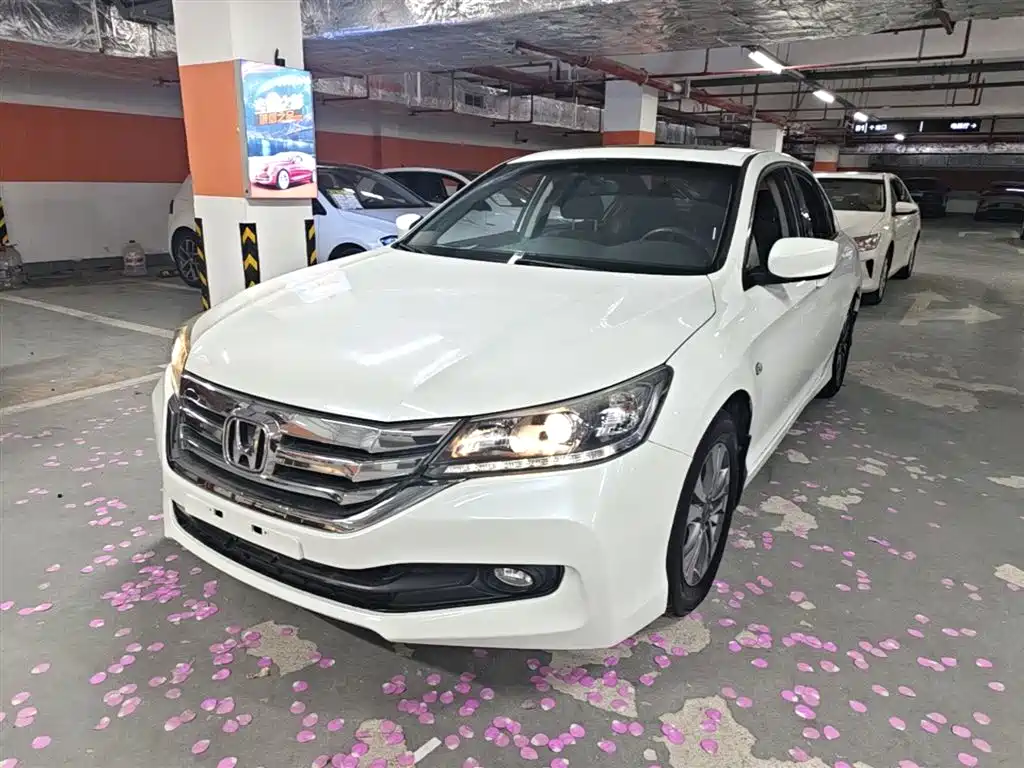 Honda Accord 2015 — фото 1