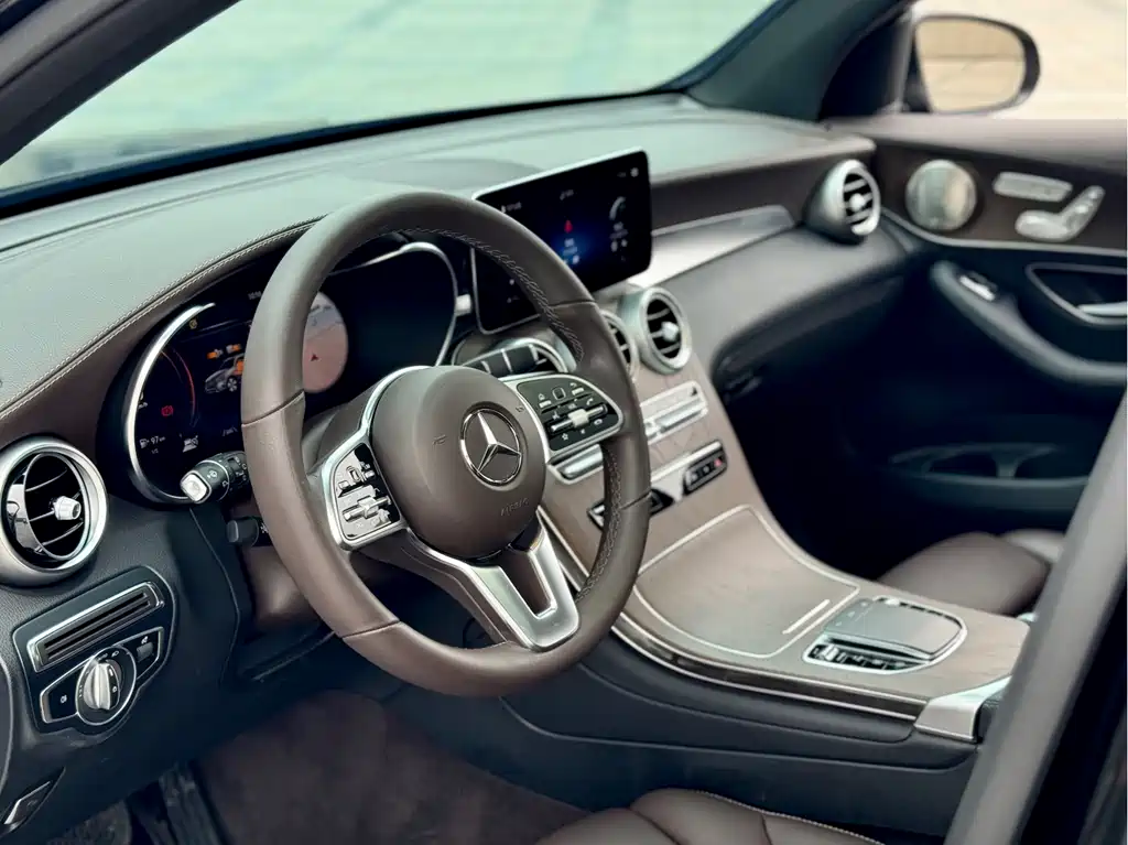 Mercedes-Benz GLC 2023