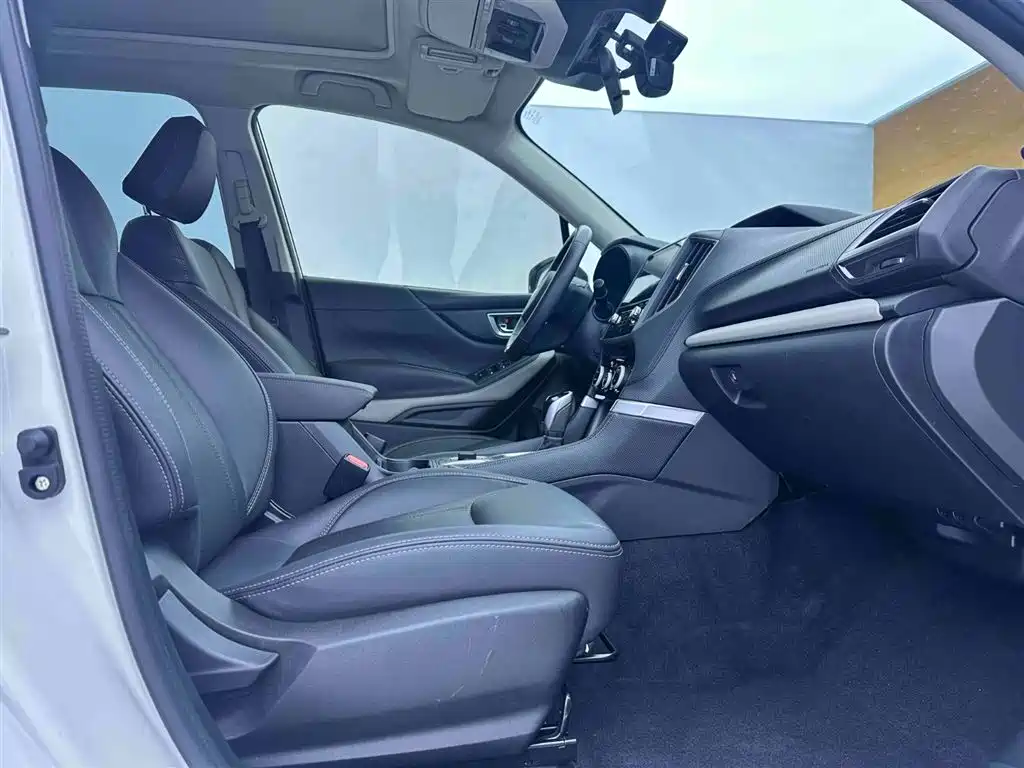 Subaru Forester 2023 — фото 20