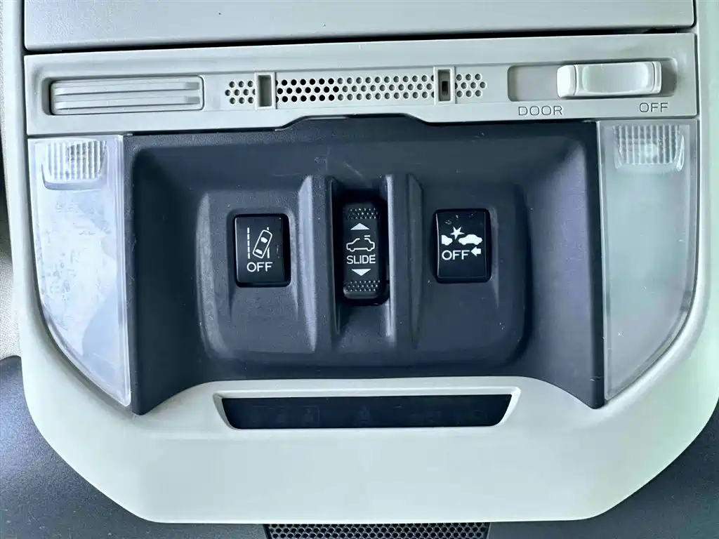Subaru Forester 2023 — фото 16