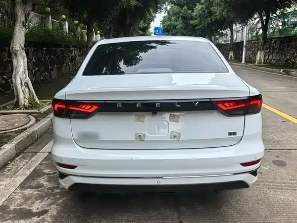 Geely Emgrand 2025
