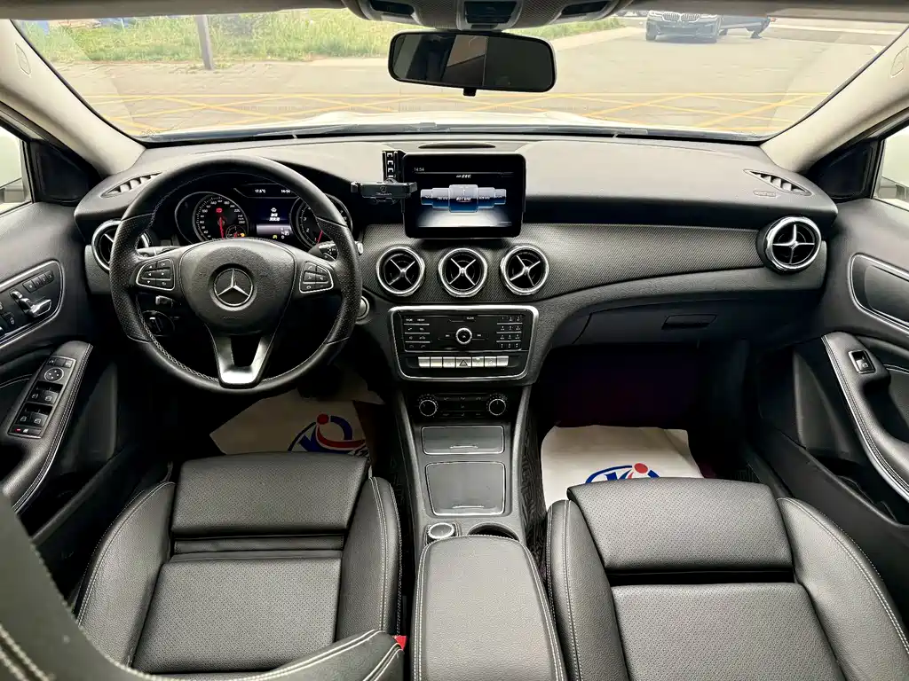 Mercedes-Benz GLA 2018 — фото 12