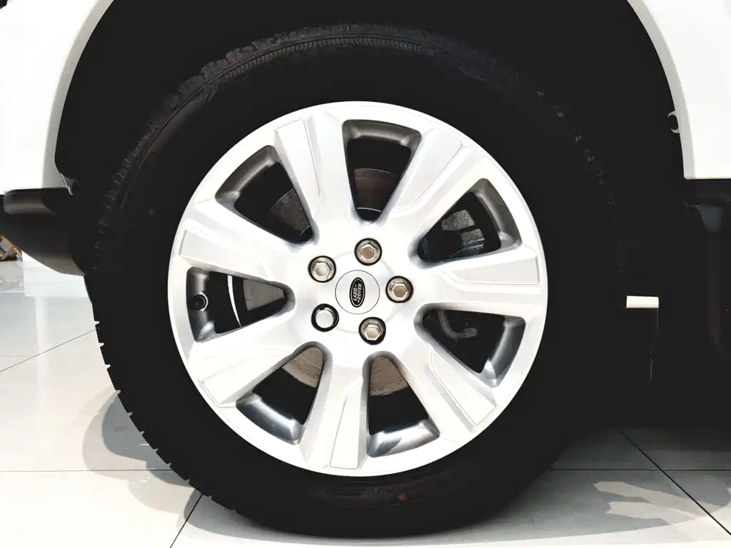 Land Rover Discovery 2013 — фото 17
