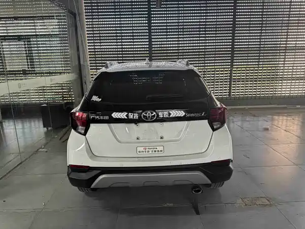 Toyota Yaris L 2022