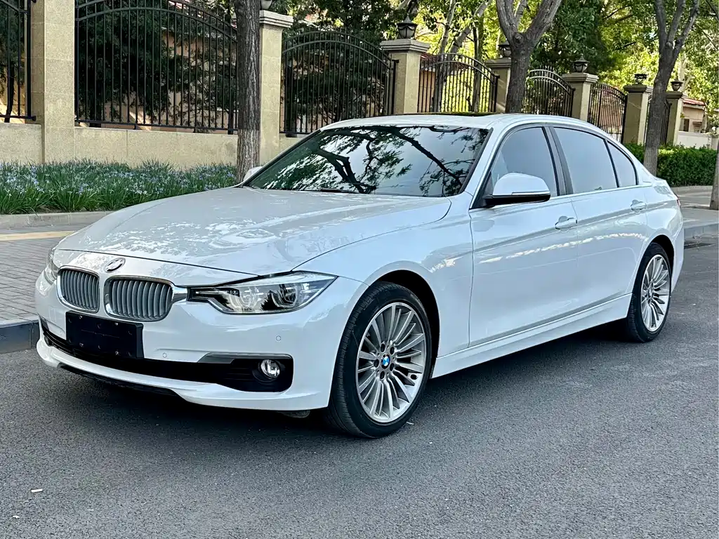 BMW 3 Series 2019 — фото 1
