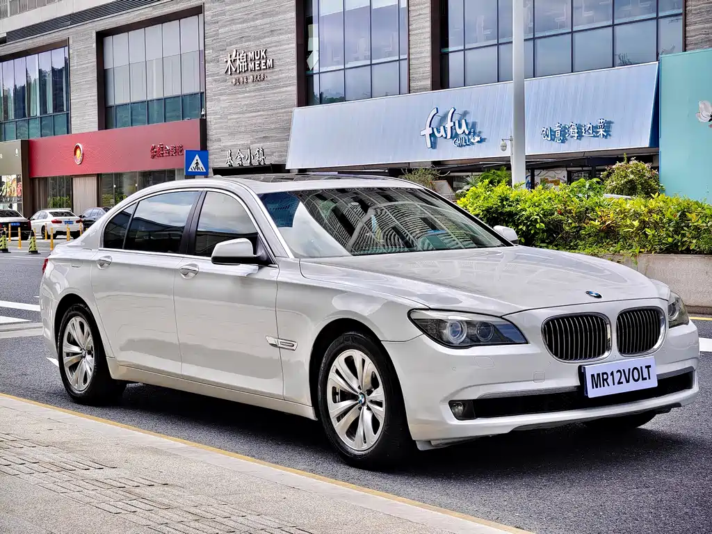 BMW 7 Series 2011 — фото 3